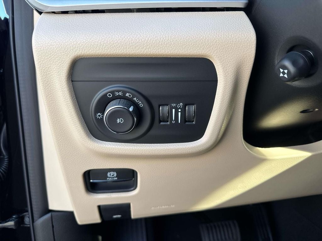 2025 Jeep Grand Cherokee GRAND CHEROKEE LIMITED 4X2