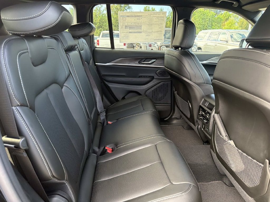2027 Jeep Grand Cherokee Limited