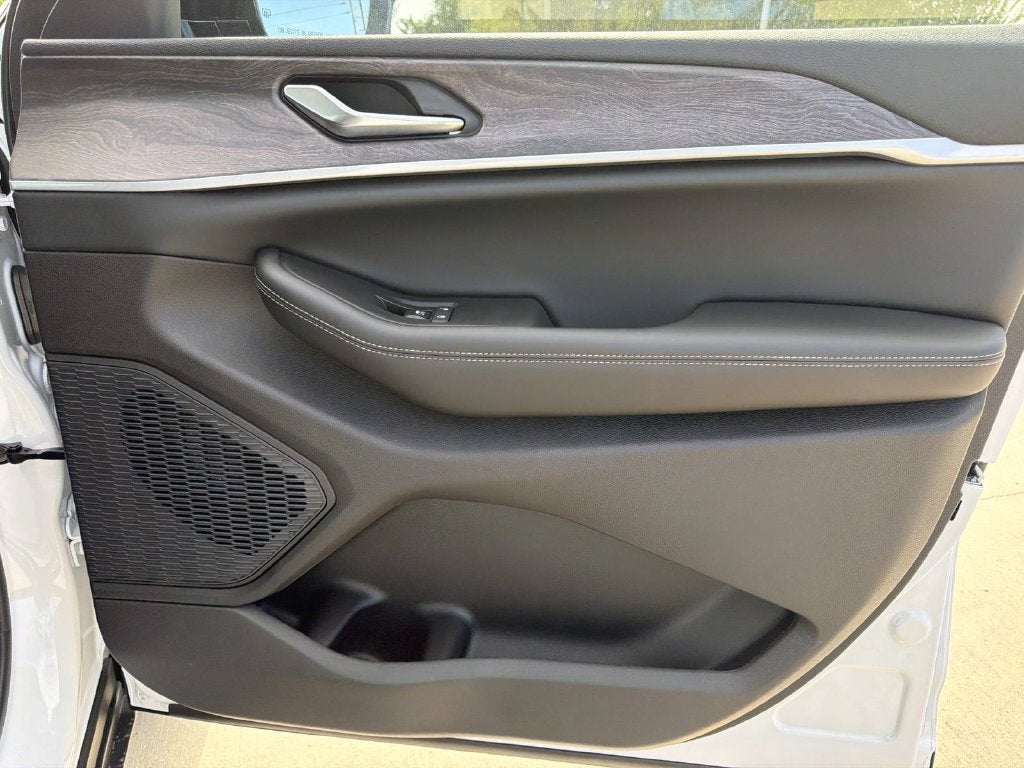 2027 Jeep Grand Cherokee Limited