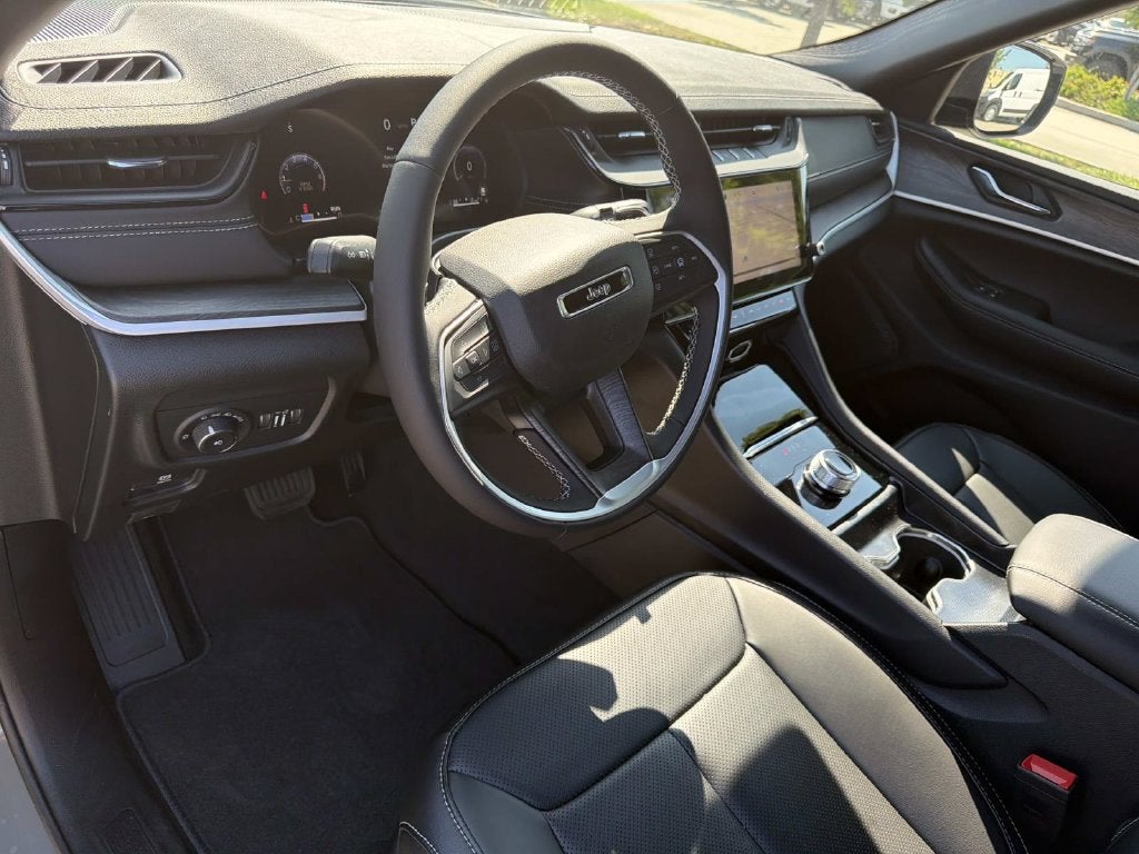 2027 Jeep Grand Cherokee Limited