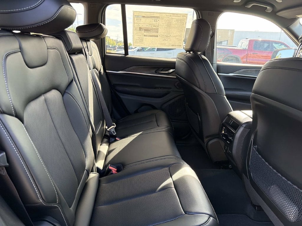 2027 Jeep Grand Cherokee Limited