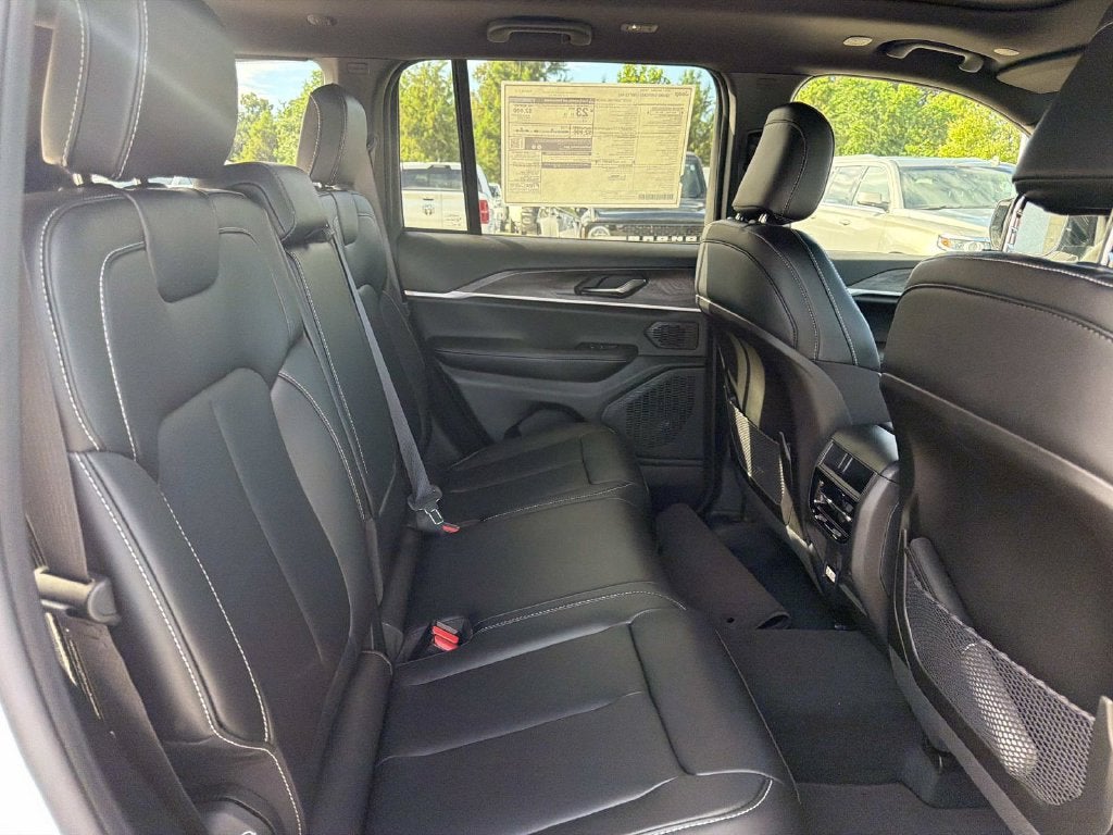 2027 Jeep Grand Cherokee Limited