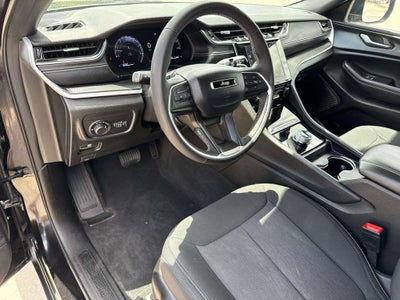 2025 Jeep Grand Cherokee Laredo 4x4