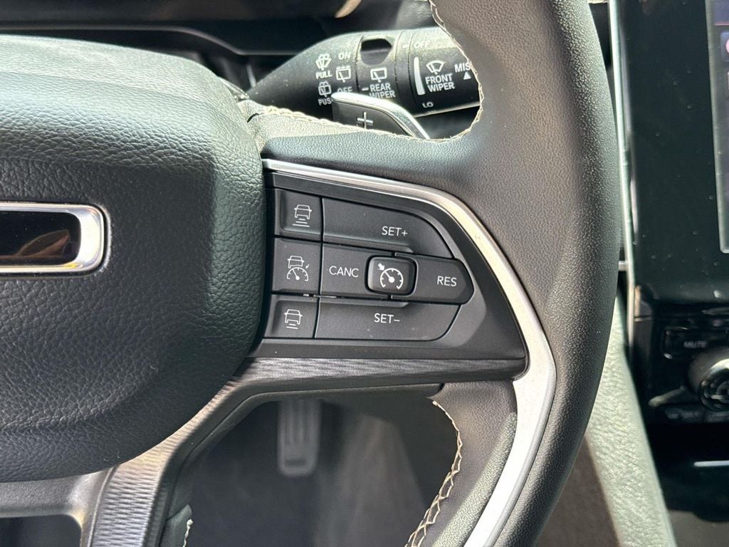 2025 Jeep Grand Cherokee Laredo 4x4