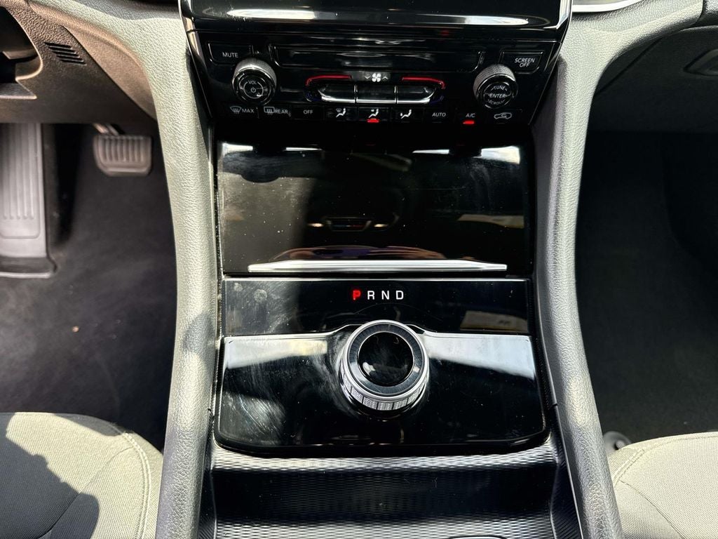 2025 Jeep Grand Cherokee Laredo 4x4