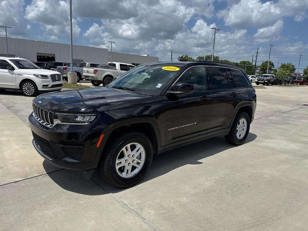 2025 Jeep Grand Cherokee Laredo 4x4