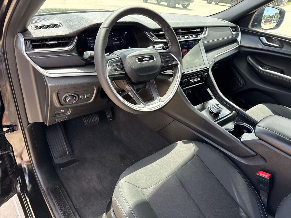 2025 Jeep Grand Cherokee Laredo X 4x4