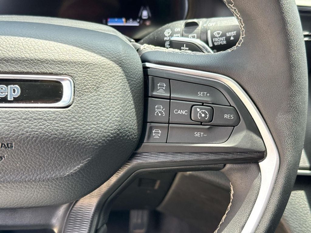 2025 Jeep Grand Cherokee Laredo X 4x4