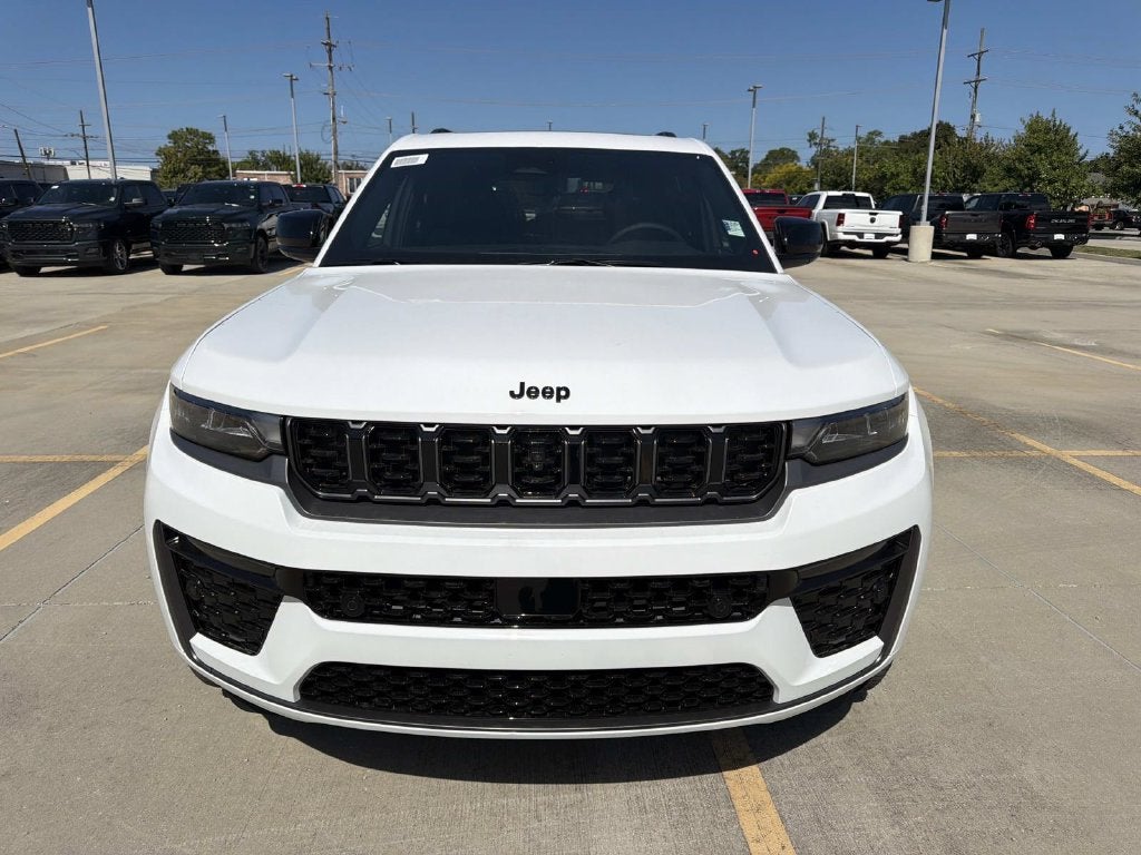 2027 Jeep Grand Cherokee Limited Reserve