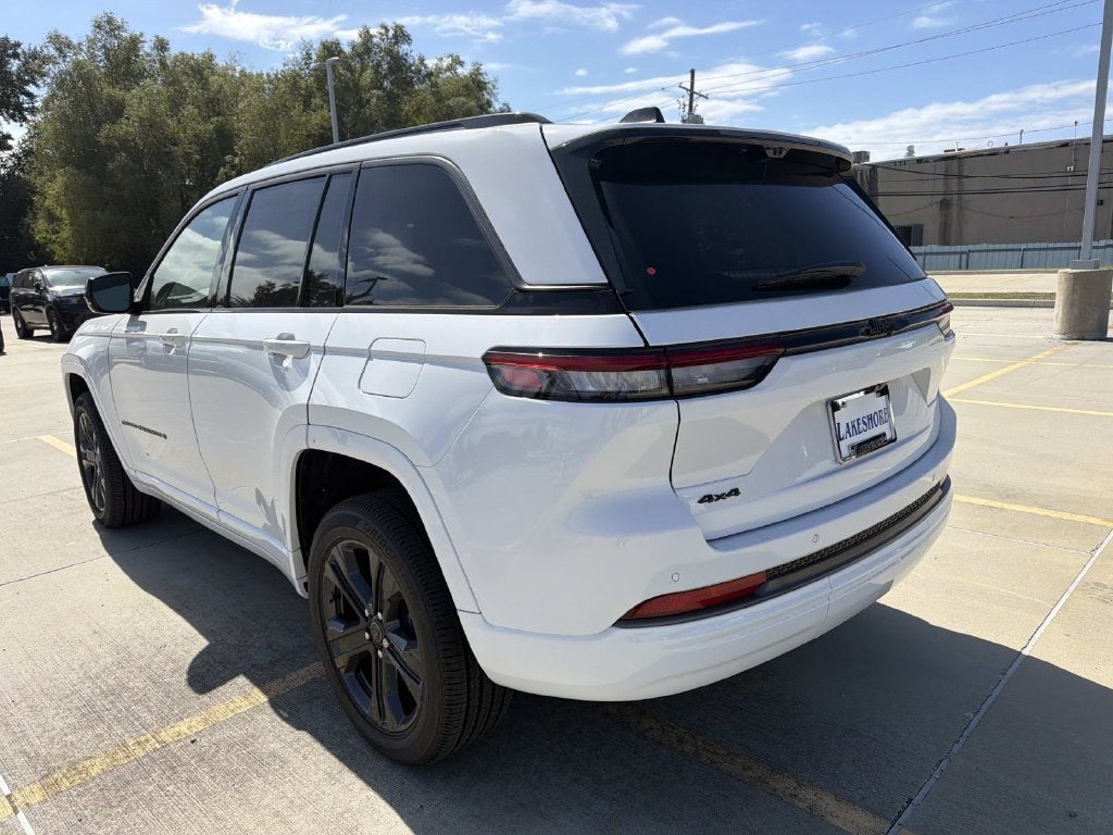 2027 Jeep Grand Cherokee Limited Reserve