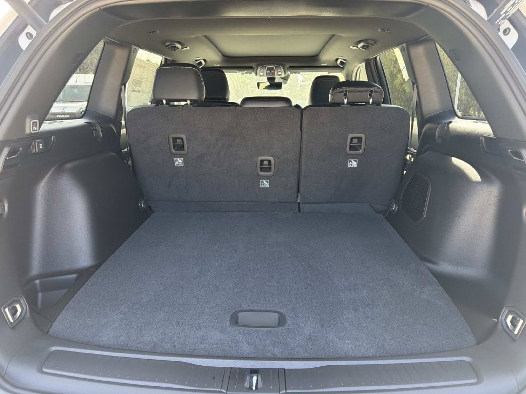 2027 Jeep Grand Cherokee Limited Reserve