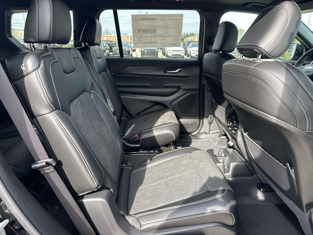 2025 Jeep Grand Cherokee GRAND CHEROKEE L ALTITUDE X 4X2