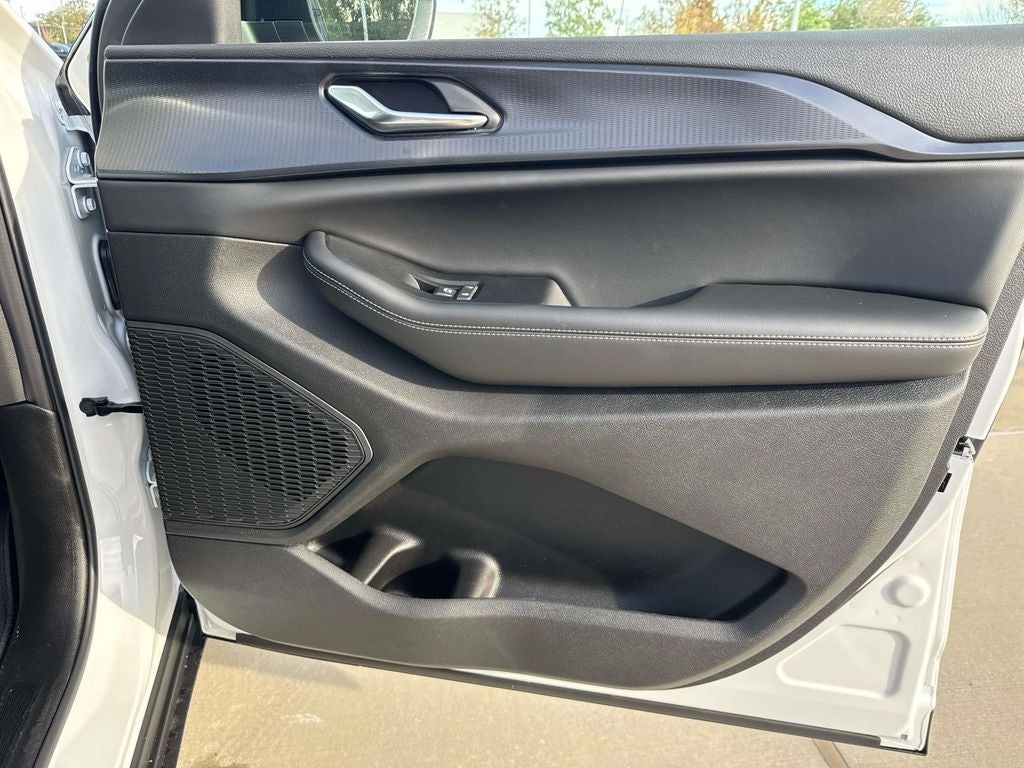 2025 Jeep Grand Cherokee GRAND CHEROKEE L LAREDO 4X2