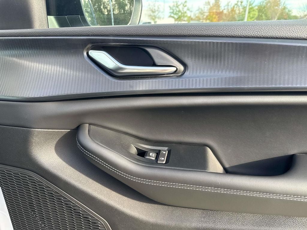 2025 Jeep Grand Cherokee GRAND CHEROKEE L LAREDO 4X2