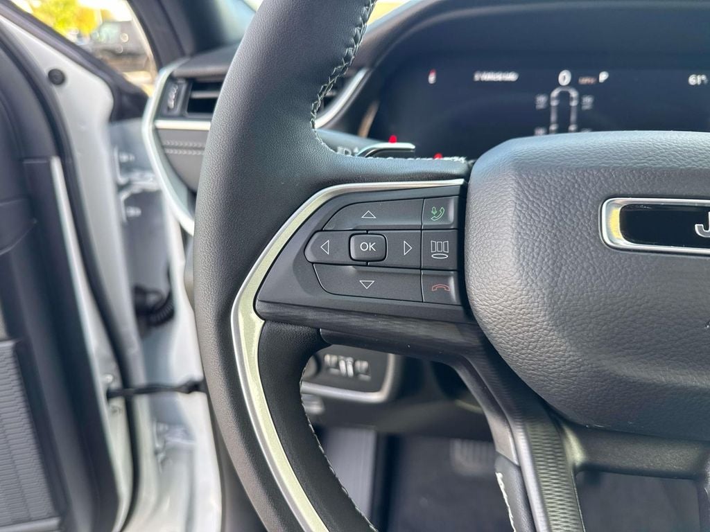 2025 Jeep Grand Cherokee GRAND CHEROKEE L LAREDO 4X2