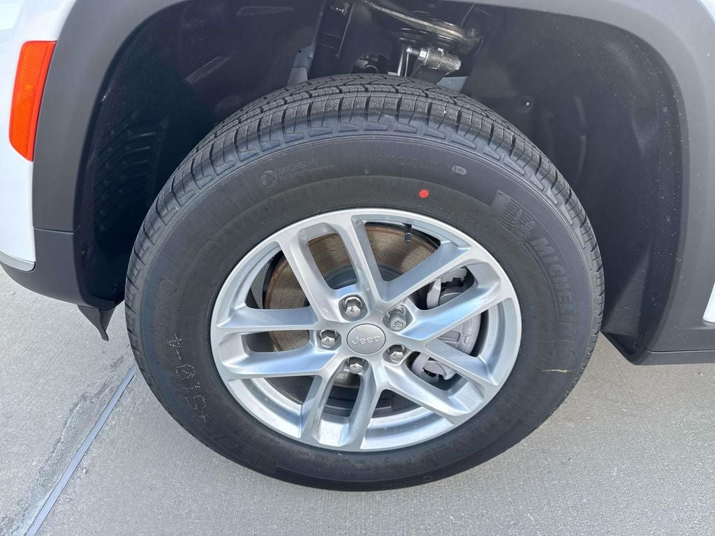 2025 Jeep Grand Cherokee GRAND CHEROKEE L LAREDO 4X2