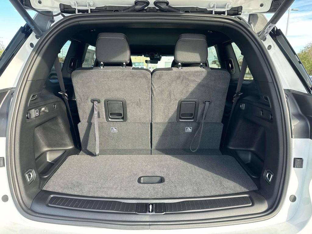 2025 Jeep Grand Cherokee GRAND CHEROKEE L LAREDO 4X2