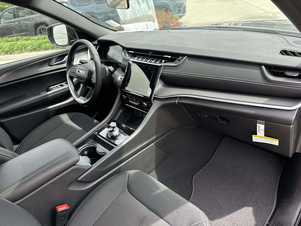 2026 Jeep Grand Cherokee GRAND CHEROKEE L LAREDO X 4X2