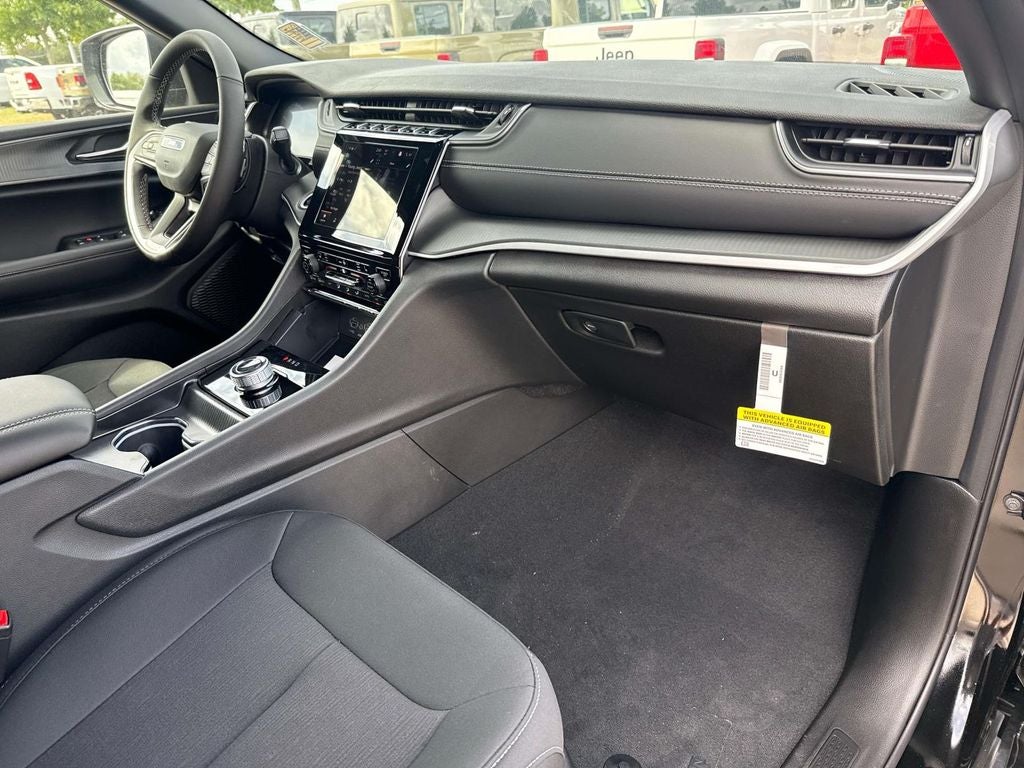 2025 Jeep Grand Cherokee GRAND CHEROKEE L LAREDO 4X2