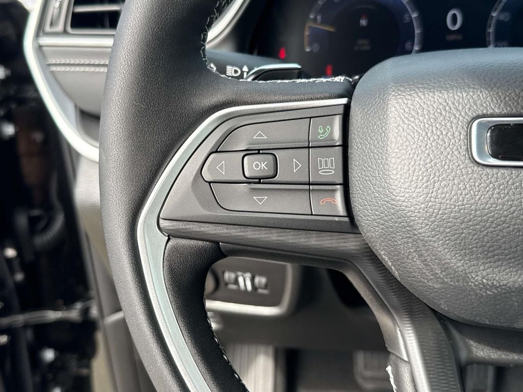 2025 Jeep Grand Cherokee GRAND CHEROKEE L LAREDO 4X2