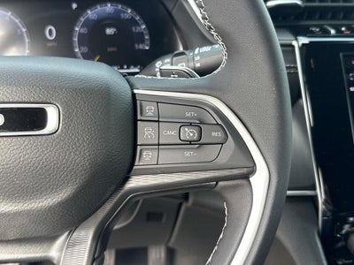 2025 Jeep Grand Cherokee GRAND CHEROKEE L LAREDO 4X2