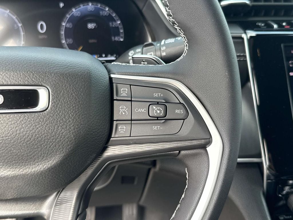 2025 Jeep Grand Cherokee GRAND CHEROKEE L LAREDO 4X2