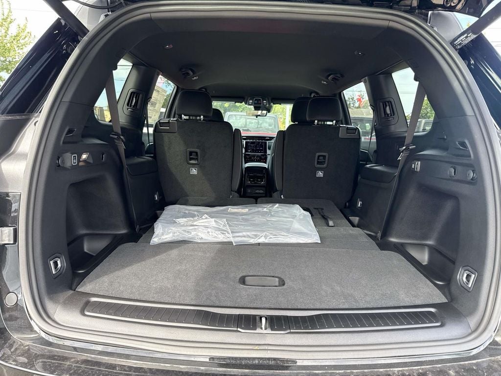 2025 Jeep Grand Cherokee GRAND CHEROKEE L LAREDO 4X2