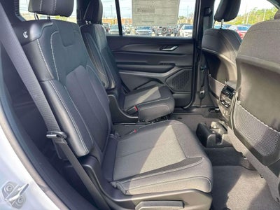 2025 Jeep Grand Cherokee GRAND CHEROKEE L LAREDO 4X2