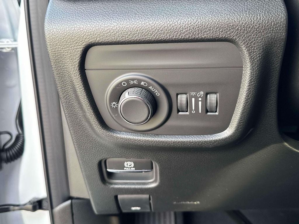 2025 Jeep Grand Cherokee GRAND CHEROKEE L LAREDO 4X2