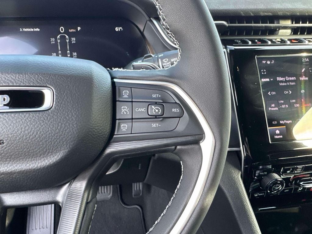 2025 Jeep Grand Cherokee GRAND CHEROKEE L LAREDO 4X2