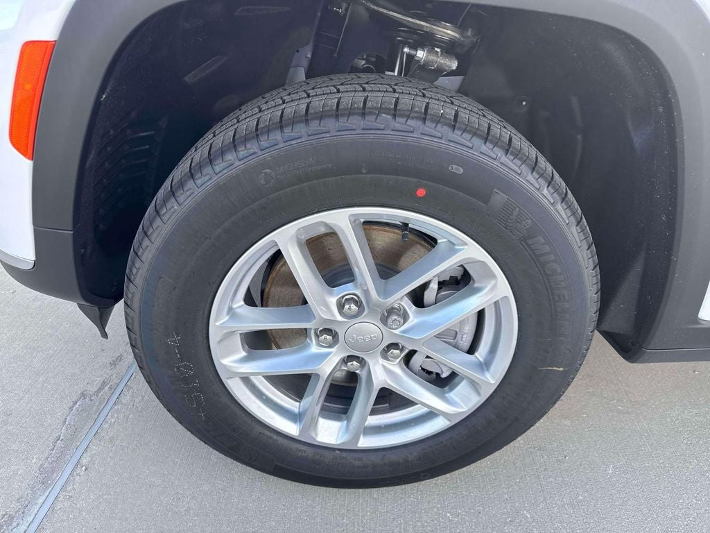 2025 Jeep Grand Cherokee GRAND CHEROKEE L LAREDO 4X2