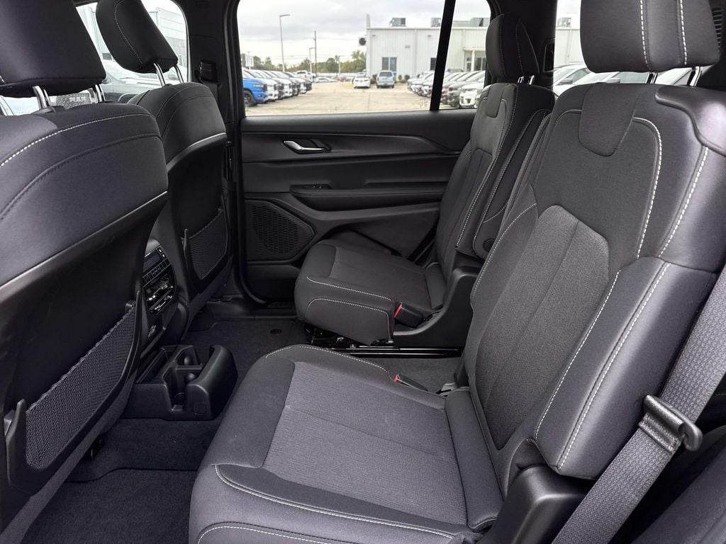 2025 Jeep Grand Cherokee GRAND CHEROKEE L LAREDO X 4X2
