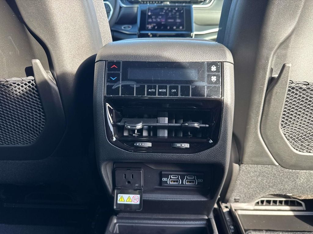 2025 Jeep Grand Cherokee GRAND CHEROKEE L ALTITUDE X 4X2