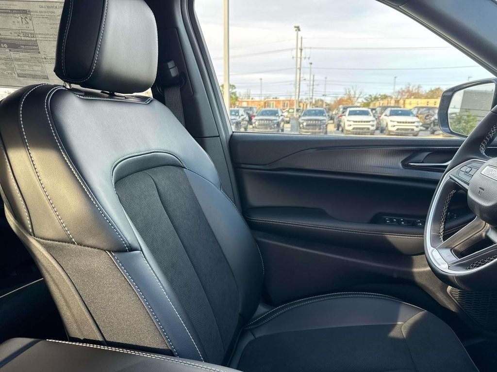 2025 Jeep Grand Cherokee GRAND CHEROKEE L ALTITUDE X 4X2