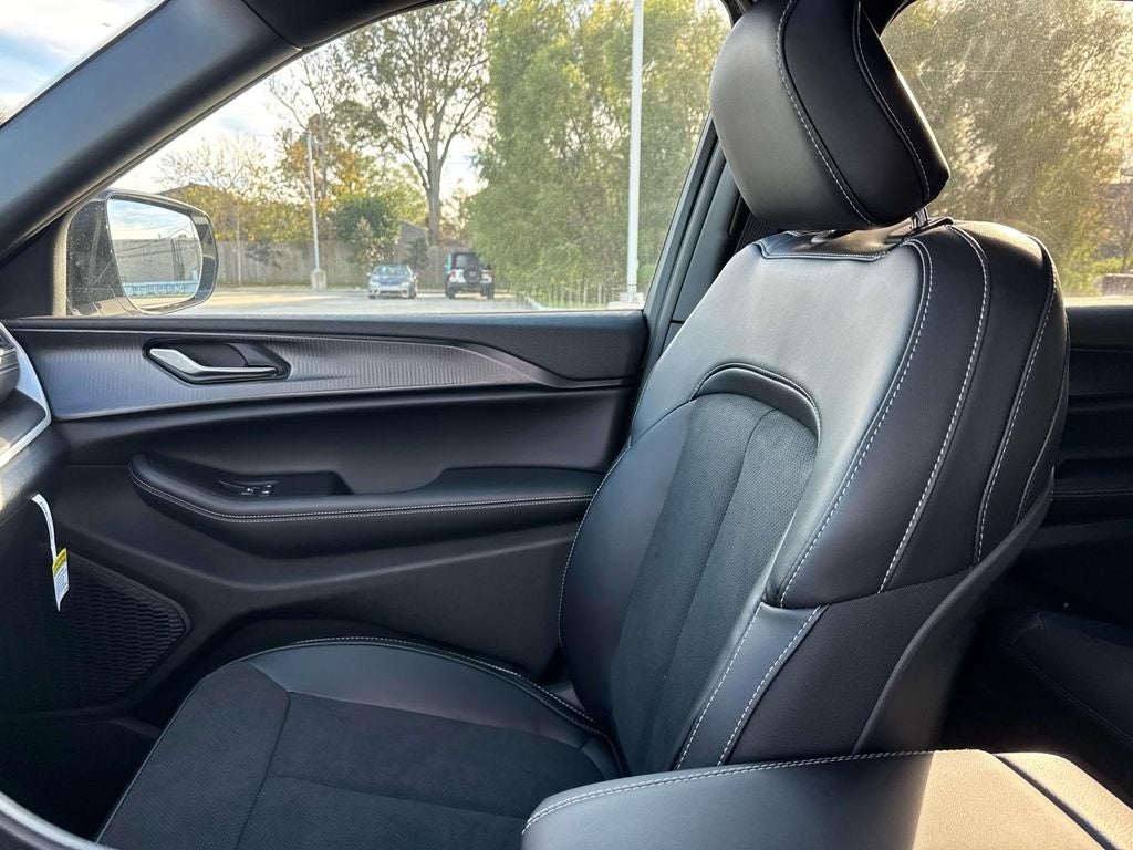 2025 Jeep Grand Cherokee GRAND CHEROKEE L ALTITUDE X 4X2