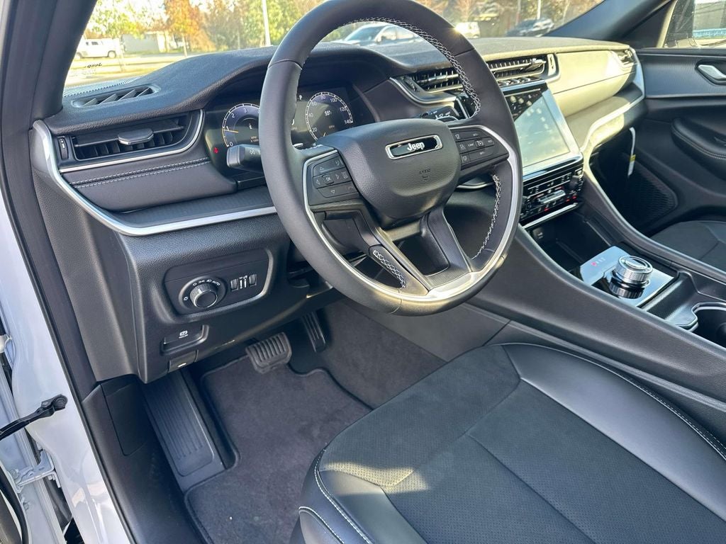 2025 Jeep Grand Cherokee GRAND CHEROKEE L ALTITUDE X 4X2