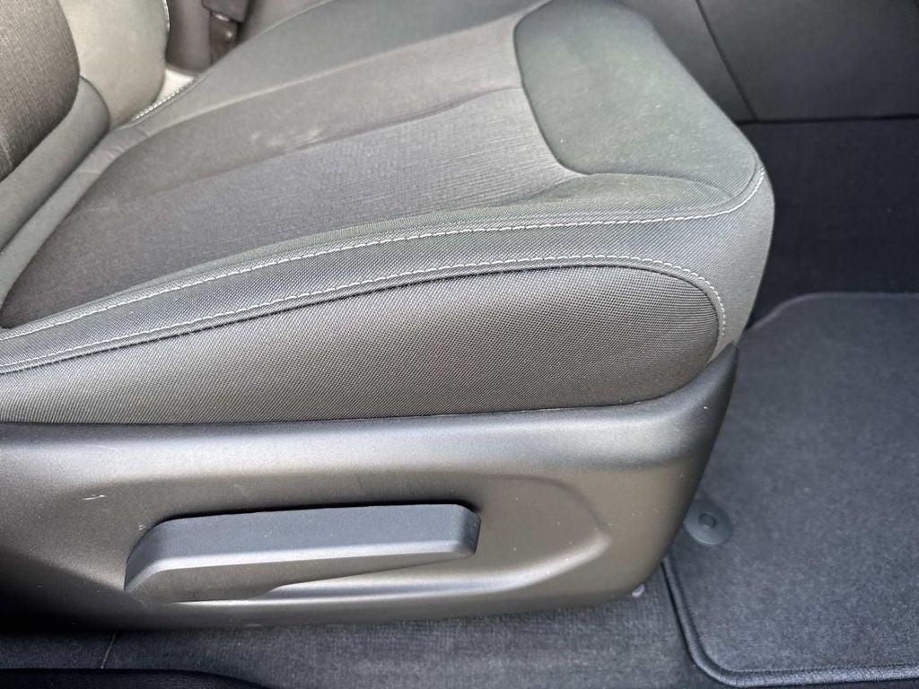 2025 Jeep Grand Cherokee GRAND CHEROKEE L LAREDO 4X2