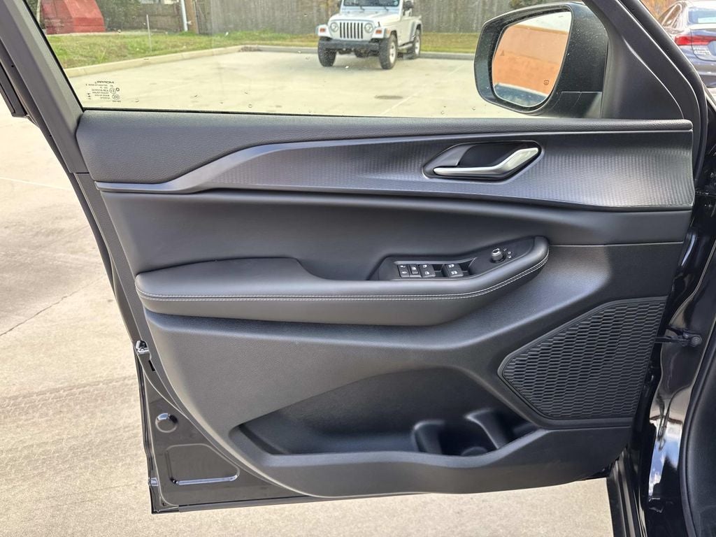 2025 Jeep Grand Cherokee GRAND CHEROKEE L LAREDO 4X2