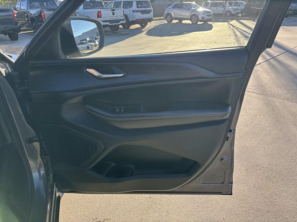 2023 Jeep Grand Cherokee L Laredo 4x2