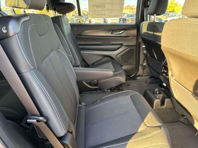 2025 Jeep Grand Cherokee GRAND CHEROKEE L LAREDO 4X2