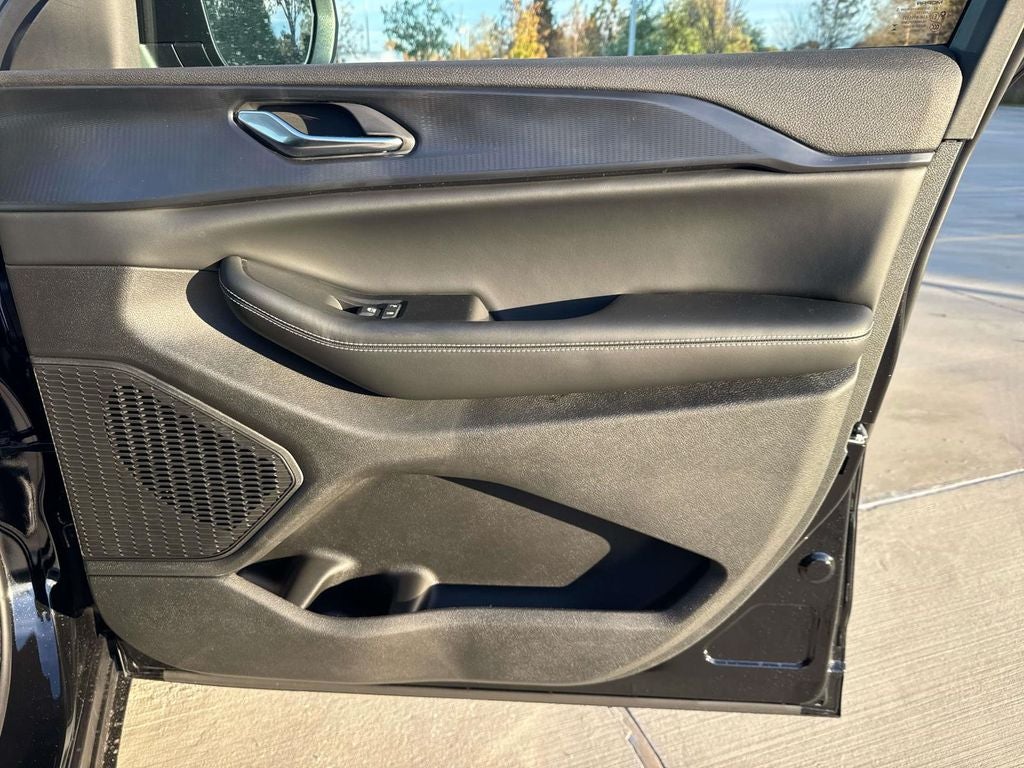 2025 Jeep Grand Cherokee GRAND CHEROKEE L LAREDO 4X2