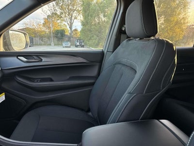 2025 Jeep Grand Cherokee GRAND CHEROKEE L LAREDO 4X2