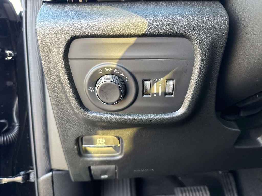 2025 Jeep Grand Cherokee GRAND CHEROKEE L LAREDO 4X2