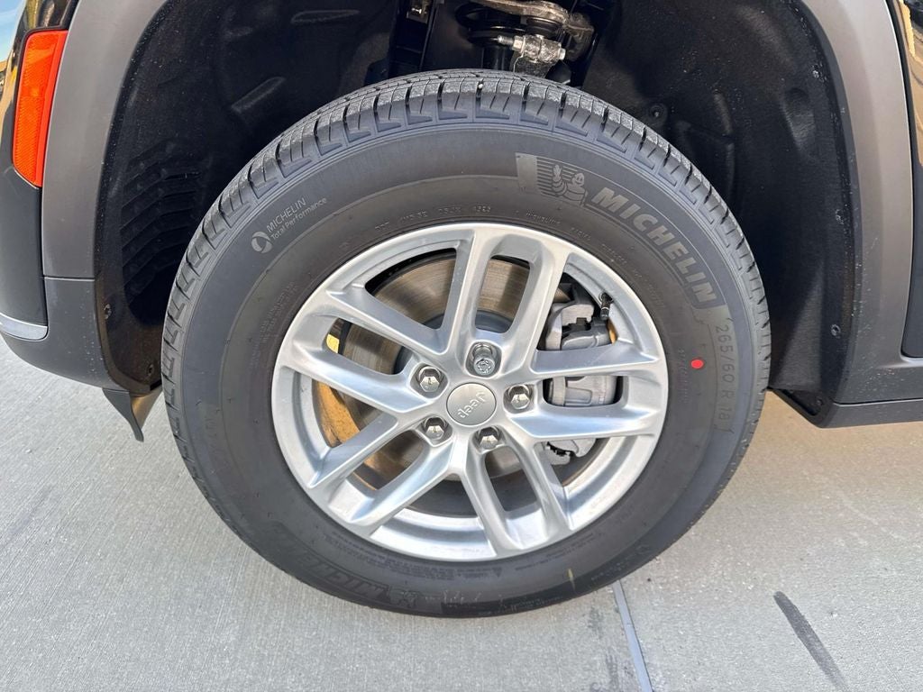 2025 Jeep Grand Cherokee GRAND CHEROKEE L LAREDO 4X2