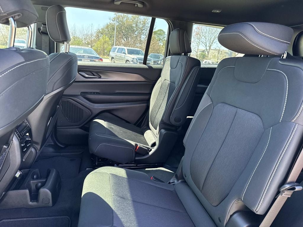 2026 Jeep Grand Cherokee GRAND CHEROKEE L LAREDO X 4X2