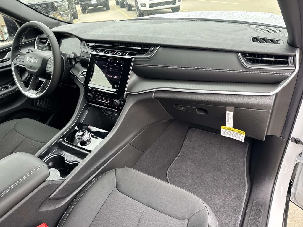 2026 Jeep Grand Cherokee GRAND CHEROKEE L LAREDO 4X2