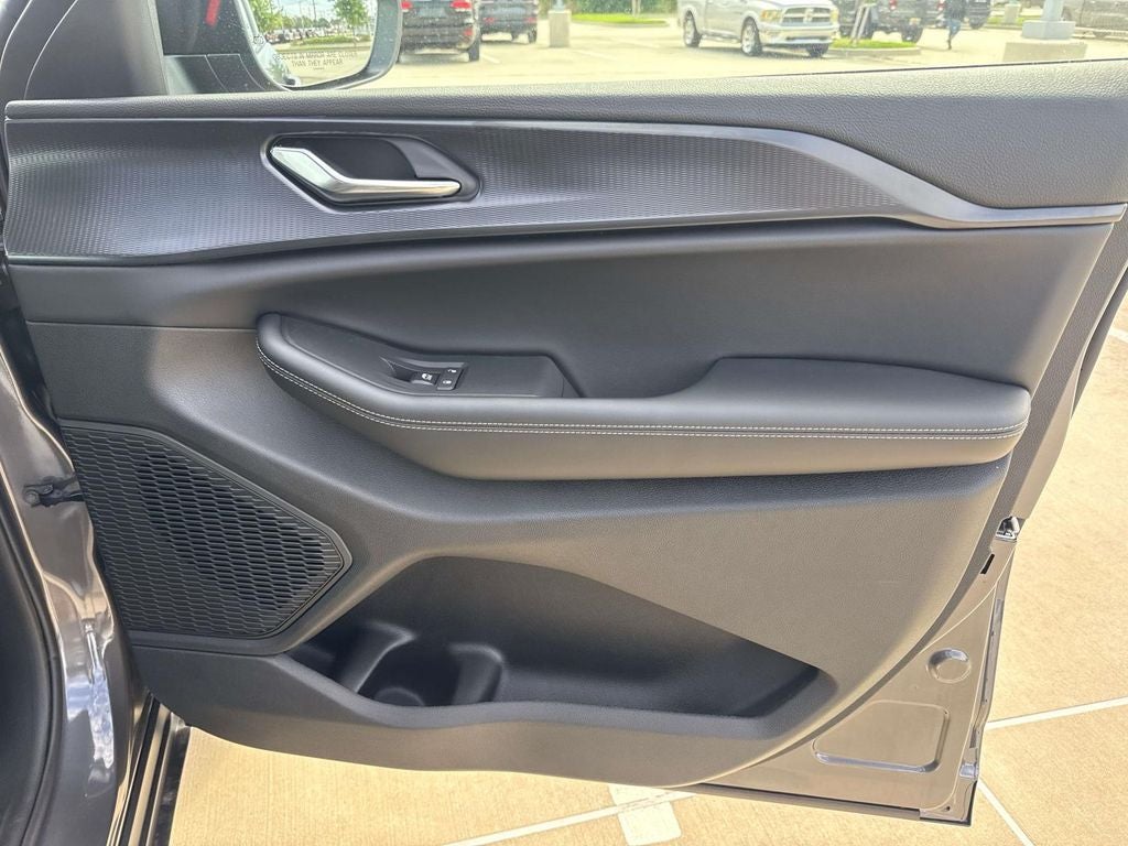 2025 Jeep Grand Cherokee GRAND CHEROKEE L LAREDO 4X2