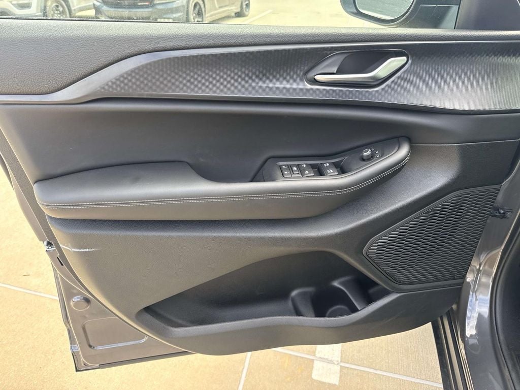 2025 Jeep Grand Cherokee GRAND CHEROKEE L LAREDO 4X2