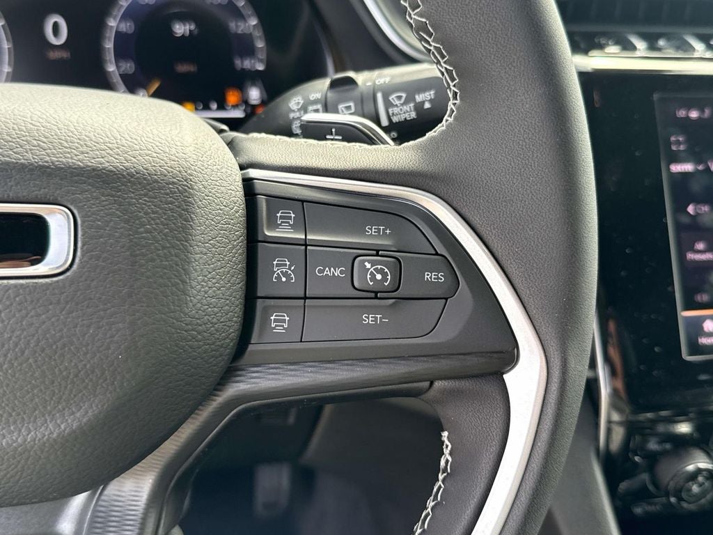 2025 Jeep Grand Cherokee GRAND CHEROKEE L LAREDO 4X2