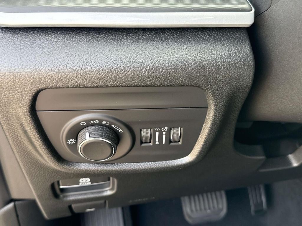 2025 Jeep Grand Cherokee GRAND CHEROKEE L LAREDO 4X2